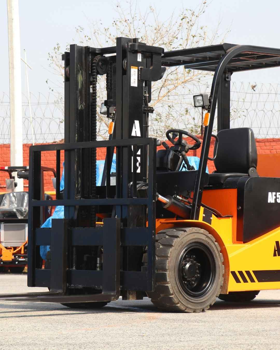 Cambiare batterie carrelli elevatori udine traelet 2025